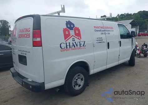 2017 Chevrolet Express 2500 Work Van z USA, uszkodzony, nr VIN 1GCWGAFF9H1317207